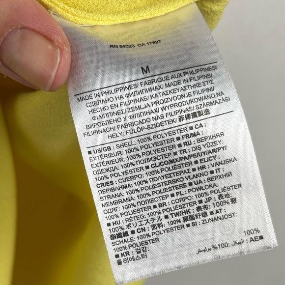 Banana Republic Yellow Sleeveless Blouse Scoop Neck Medium - Picture 8 of 9